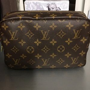 Louis Vuitton vintage trousse 23